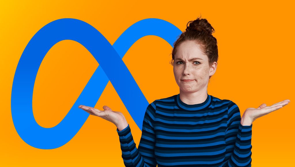 Mulher com expressão de dúvida e braços abertos diante do símbolo da Meta em fundo laranja, representando incertezas ou mudanças na plataforma Meta Ads.